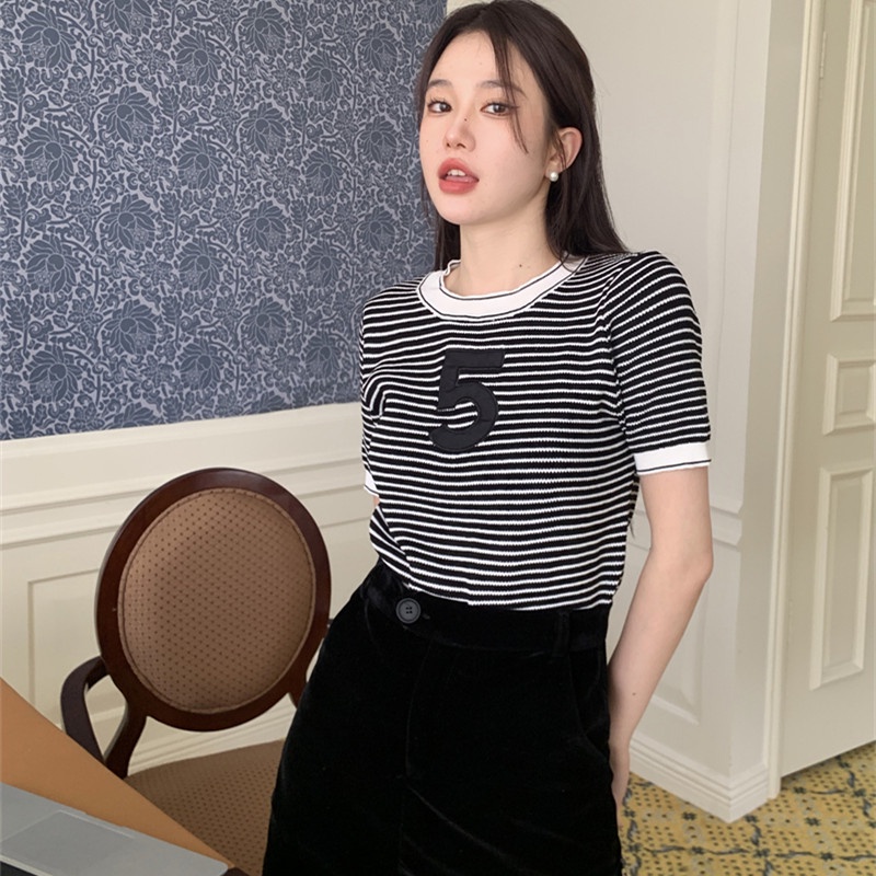 Áo Dệt Kim Ngắn Tay Cổ Tròn Ôm Dáng Họa Tiết Kẻ Sọc Màu Sắc Tương Phản Trẻ Trung