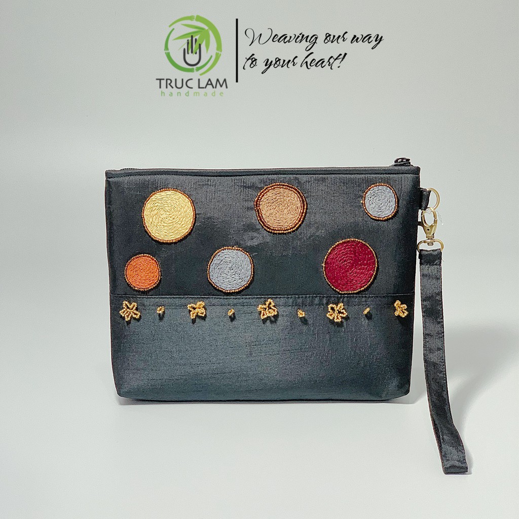 Ví Đựng Ipad Clutch Cầm Tay Hoạt Tiết Thêu Hình Tròn Đính Hạt Cườm Vải Tafta Cỡ Bé - Trúc Lâm Handmade