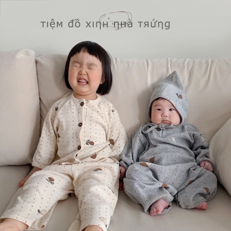 BODYSUIT THU ĐÔNG TRÁI LÊ CHẤM BI KÈM MŨ