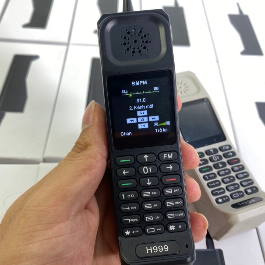 Điện Thoại Độc Bộ Đàm H999 Thay Đổi Giọng Nói Sạc Pin Cho Điện Thoại Khác Loa To Màn Hình Siêu Đẹp Pin Khủng 4500 mAh | BigBuy360 - bigbuy360.vn