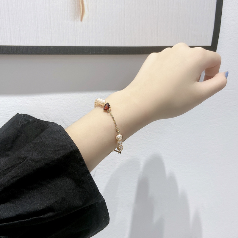 Vòng Tay Ngọc Trai Mặt Trái Tim Thời Trang Cho Nữ