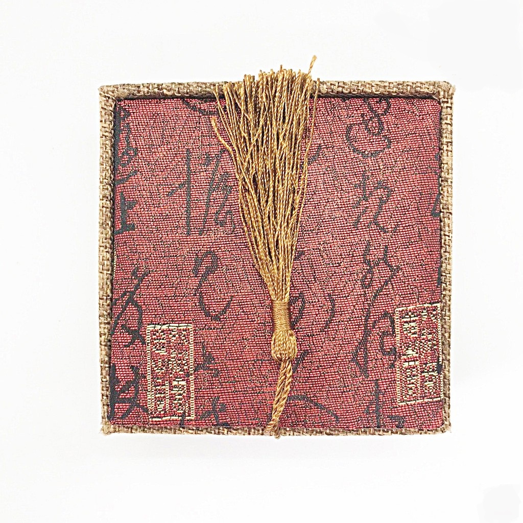 Hộp gấm 10x10x3.5cm đựng vòng tay đẹp, chắc chắn, hộp quà tặng phong thủy