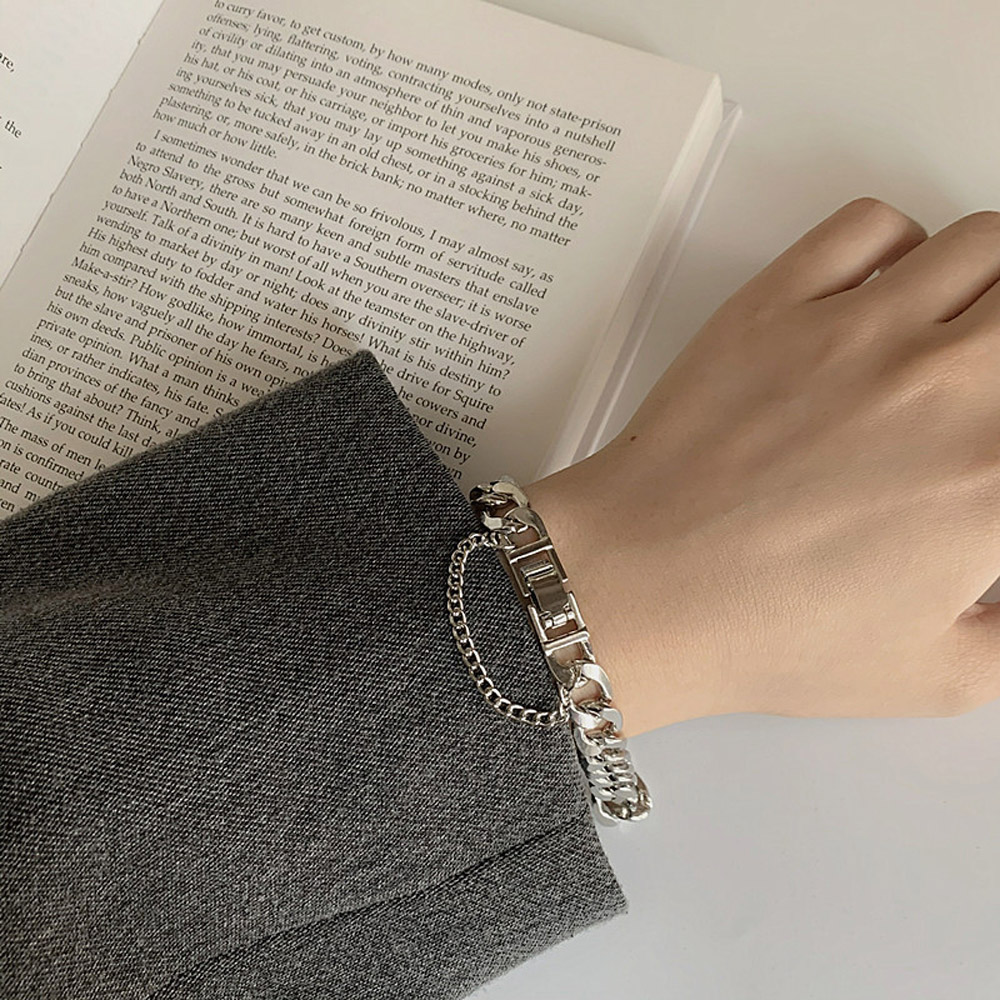 Vòng Đeo Tay Bằng Kim Loại Thời Trang Dành Cho Cả Nam Và Nữ