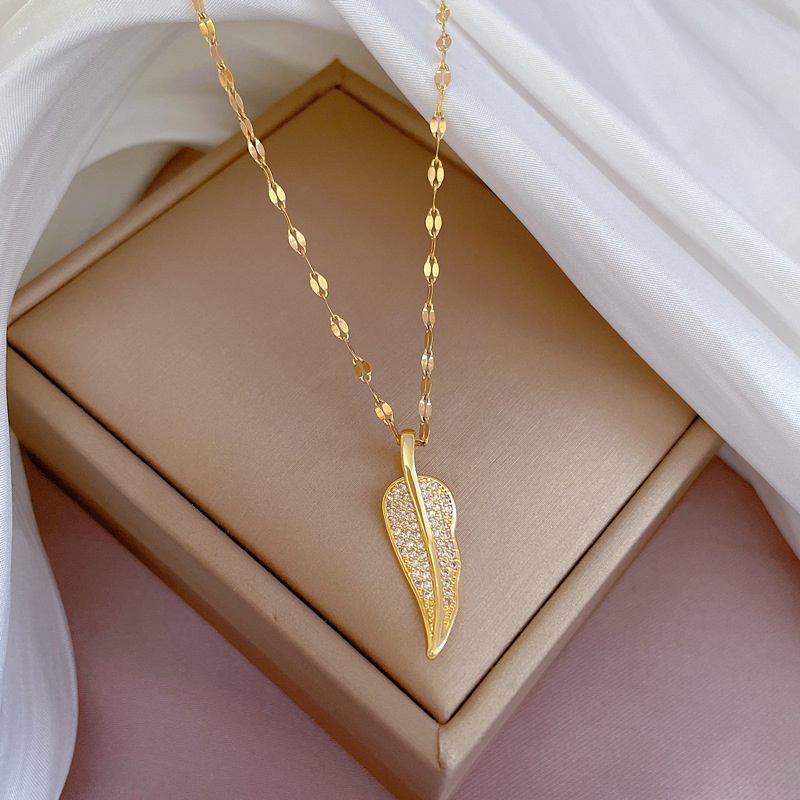 Dây Chuyền Thép Titan Nhẹ Dát Vàng Sang Trọng Cho Nữ Giới