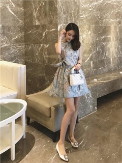 Đầm xoè họa tiết cột nơ eo