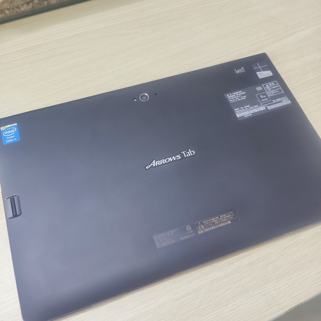 Laptop 2 trong 1 FUJITSU màn hình cảm ứng 8GB RAM 256GB SSD Intel Core i7-4600U mạnh mẽ made in Japan - đã qua sử dụng