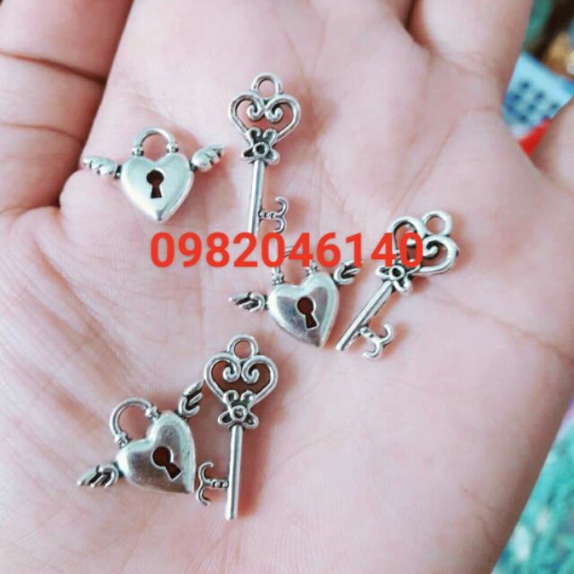 3 cặp ổ khóa tim chìa khóa xi bạc