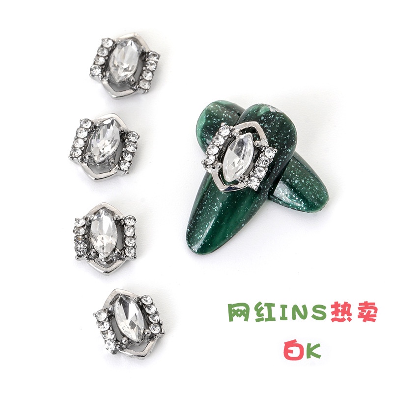 Miếng Dán Trang Trí Móng Tay Bằng Hợp Kim Thiết Kế Mới