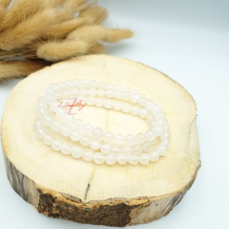 1 hạt đá màu trắng ánh trăng