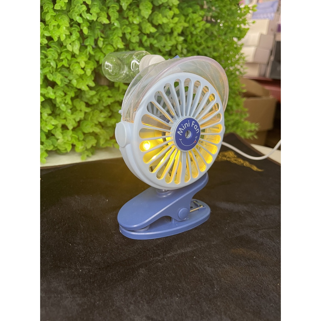 Quạt Phun Sương Mini Spray Fan, 3 Chế Độ Phun Sương, Quạt Kèm Phun Sương, Có Đèn, Thiết Kế Đẹo, Thuận Tiện Mang Đi.