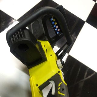 Cưa xích Ryobi OCS1825 18v