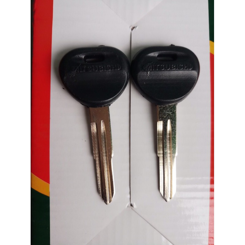 Phôi chìa khoá xe MITSUBISHI rảnh phải ( combo 2 chìa )