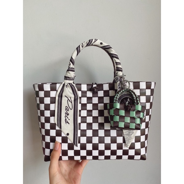 Túi Đan đi biển kèm charm mini