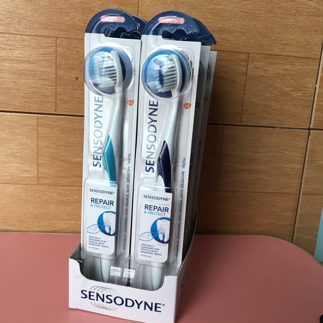 Bàn chải đánh răng cho răng niềng, ê buốt Sensodyne Repair &amp; Protect