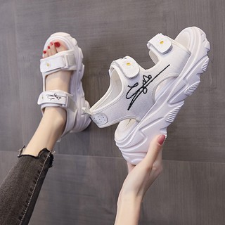 Sandal nữ 2 quai kèm cúc ký