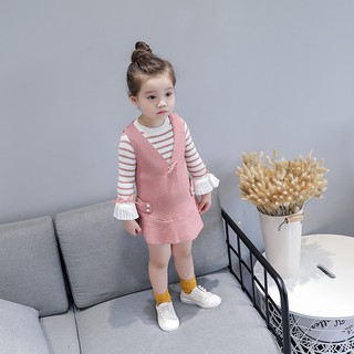 Set váy len hồng và áo kẻ ngang