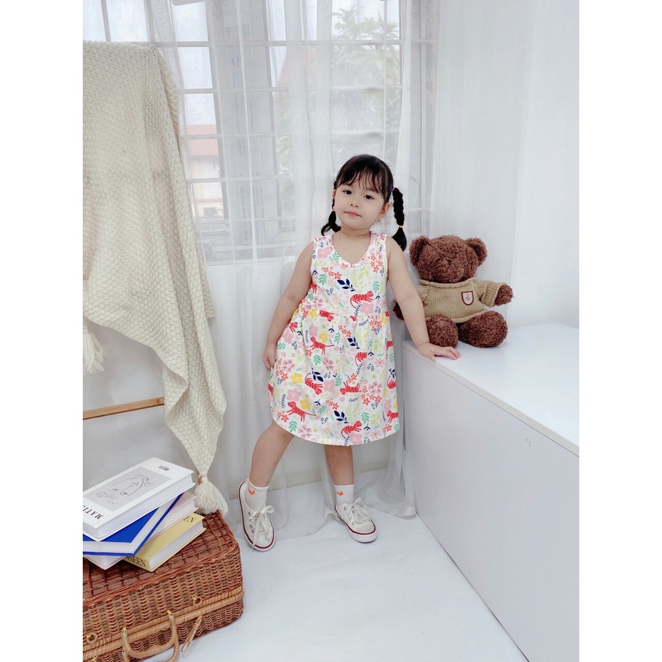 Váy ba lỗ xòe Carters cho bé gái.