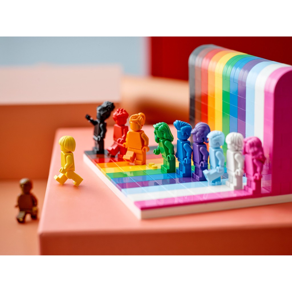 LEGO Icons 40516 Everyone is Awesome