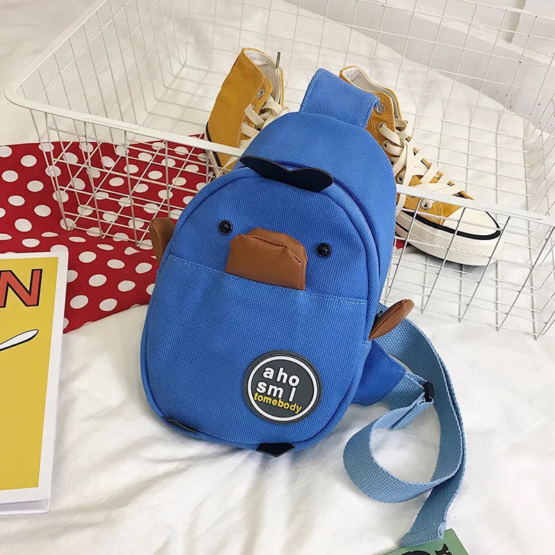 Túi đeo chéo Vịt hàng QC bao chất phù hợp mọi lứa tuổi