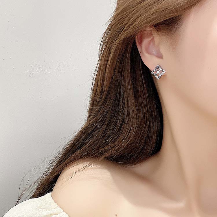 Khuyên tai kẹp không bấm lỗ chốt cố định K027 bằng hợp kim mạ vàng bạc hình vuông đính đá dáng ngắn Leous Accessories