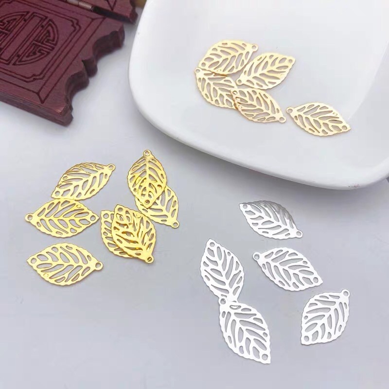 Center  chiếc Lá mạ vàng , bạc ( gói 5 chiếc )