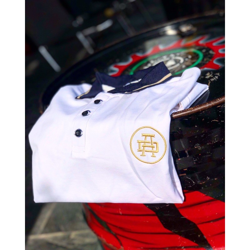 Áo thun có cổ (Eyes Polo), chi tiết thêu con mắt ngay nút áo độc đáo | BigBuy360 - bigbuy360.vn