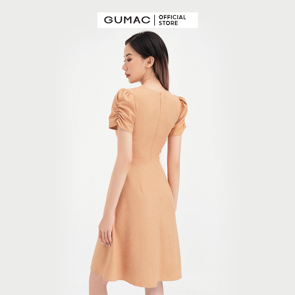 Đầm dáng ôm nữ nhún tay khoét cổ GUMAC thiết kế công sở trẻ trung màu nâu DB441 | BigBuy360 - bigbuy360.vn