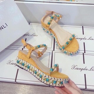 Sandal LBT đinh vàng siêu hot(sẵn).