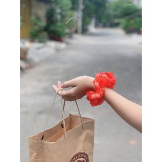 Cột tóc Scrunchies pompom