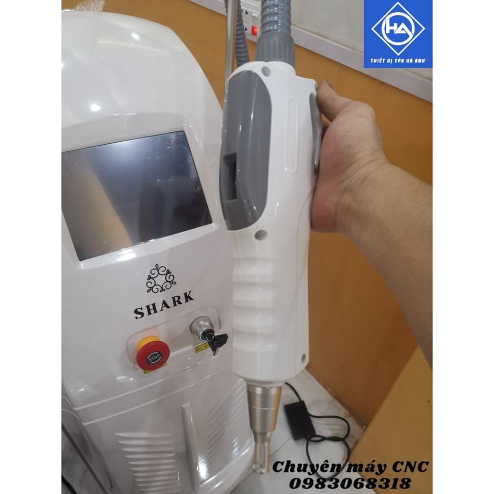 MÁY LASER XÓA XĂM SHARK bóng xung đạt 300.000 xung khi hết xung không vần phải thay tay cầm