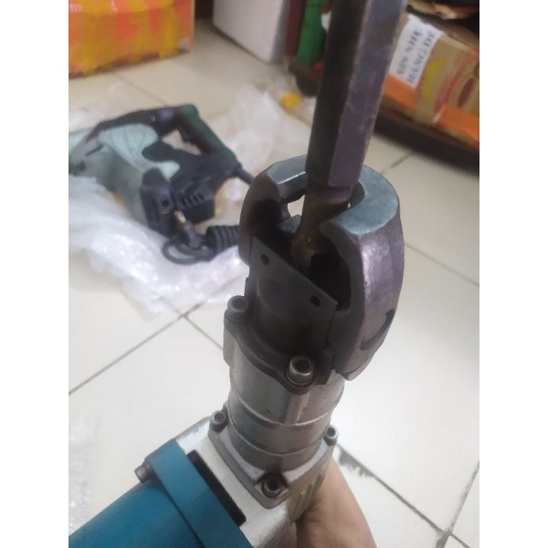 Máy khoan đục bê tông Makita nhật nội địa HM0830 1050W