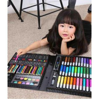 Hộp bút màu 150 chi tiết