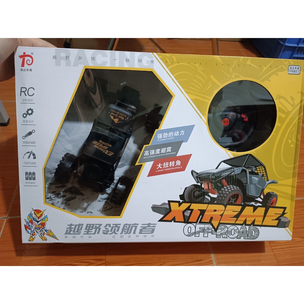 XE Ô TÔ ĐỊA HÌNH ĐIỀU KHIỂN TỪ XA