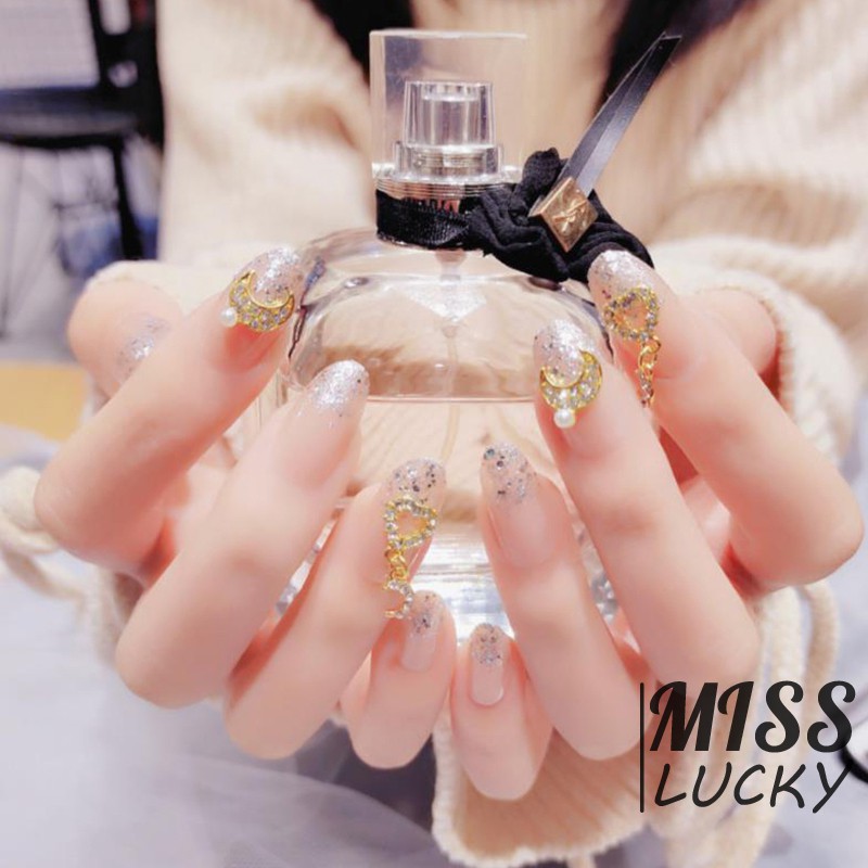 Móng tay giả long lanh dễ thương đính ngọc trai giả cho nữ