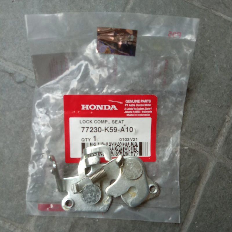 Pát yên sau Vario 150 zin Honda nhập khẩu Indonesia - 77230-K59-A10