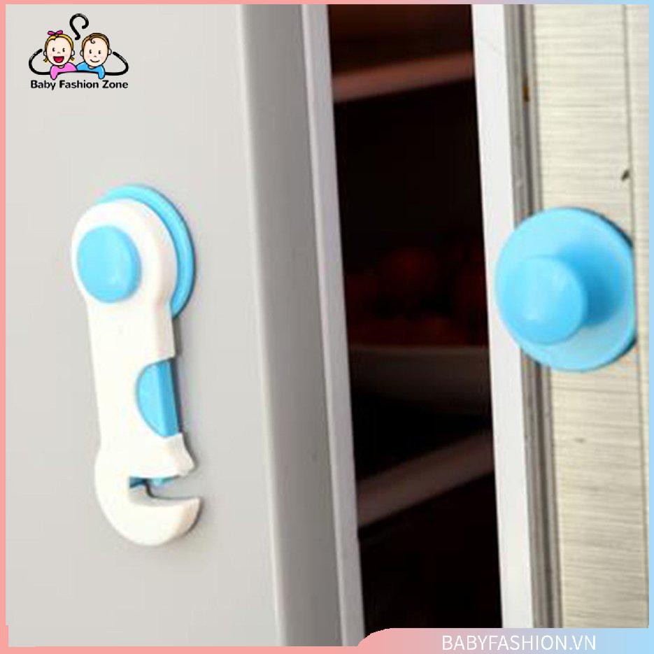 Khóa cửa tủ lạnh chống kẹt nhỏ gọn chắc chắn an toàn cho bé