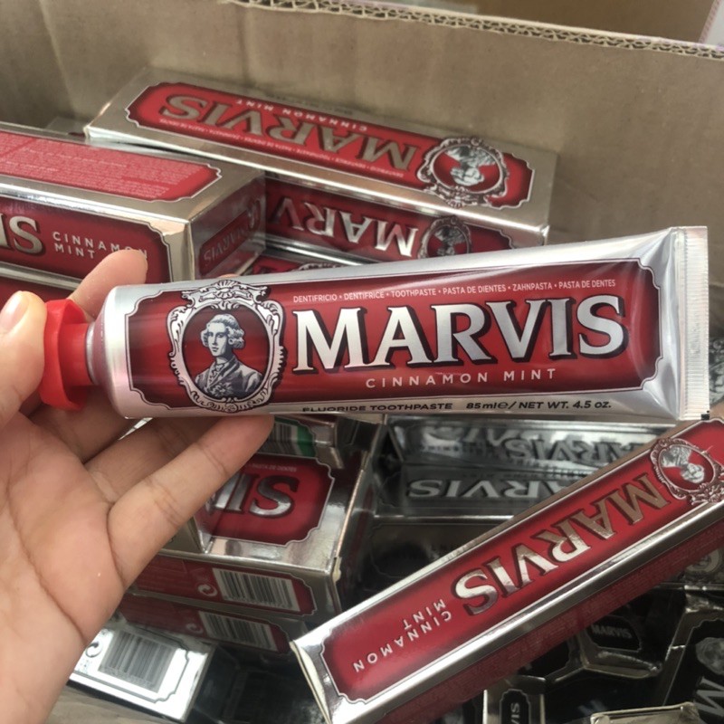 Kem đánh răng Marvis kèm quà tặng