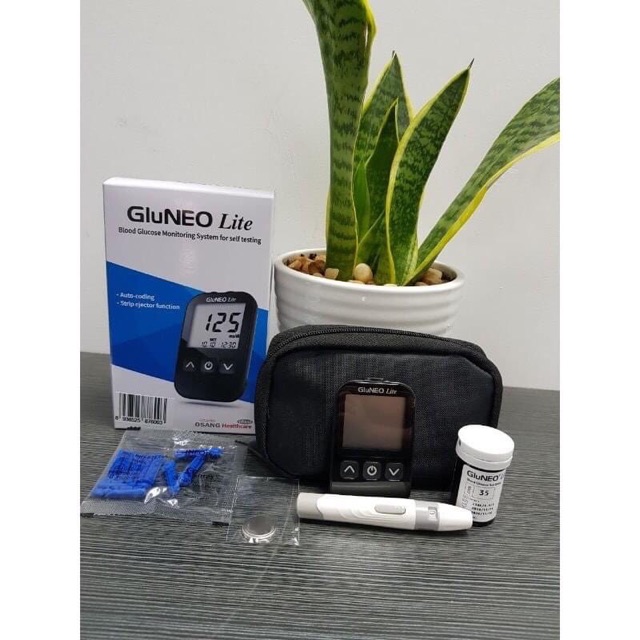 Máy đo đường huyết Gluneo Lite-KHÔNG KÈM QUE THỬ (Quà Km Glucerna)