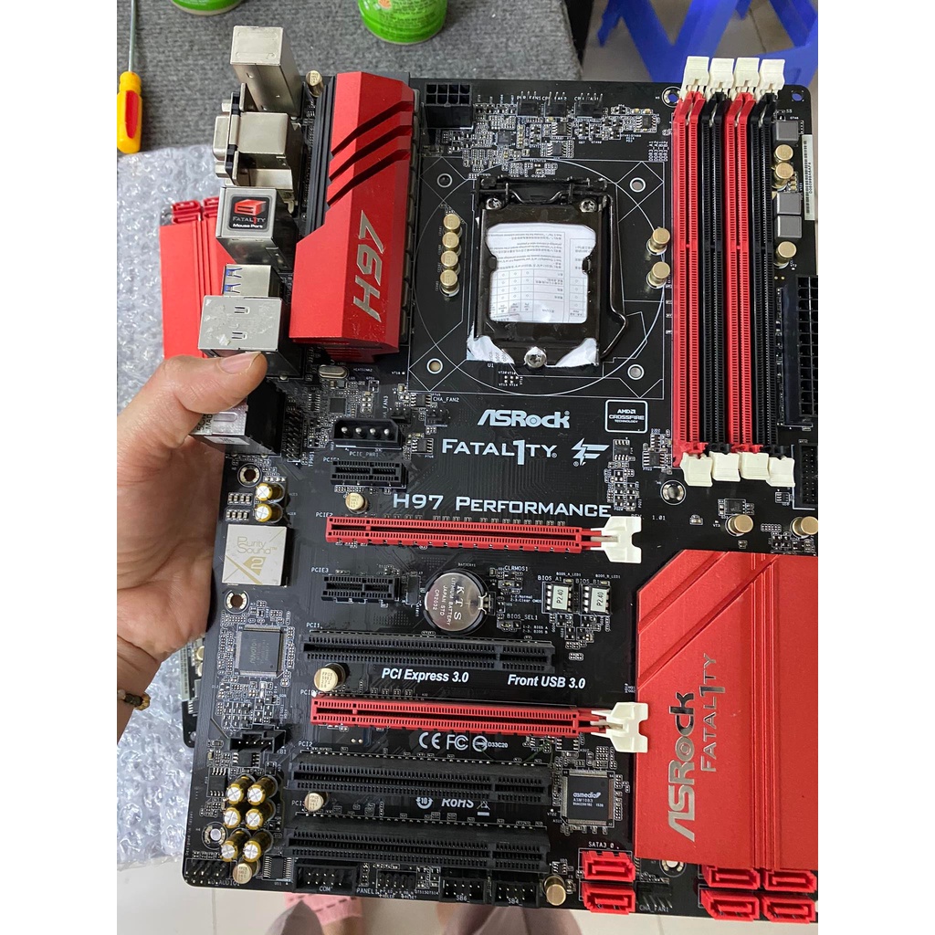 - Mainboard Asrock H97 Fatal1ty Performance socket 1150