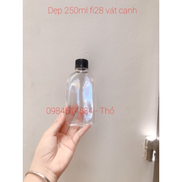 HOT-Chai nhựa Dẹp 250ml vát cạnh fi28 kèm nắp đen | BigBuy360 - bigbuy360.vn
