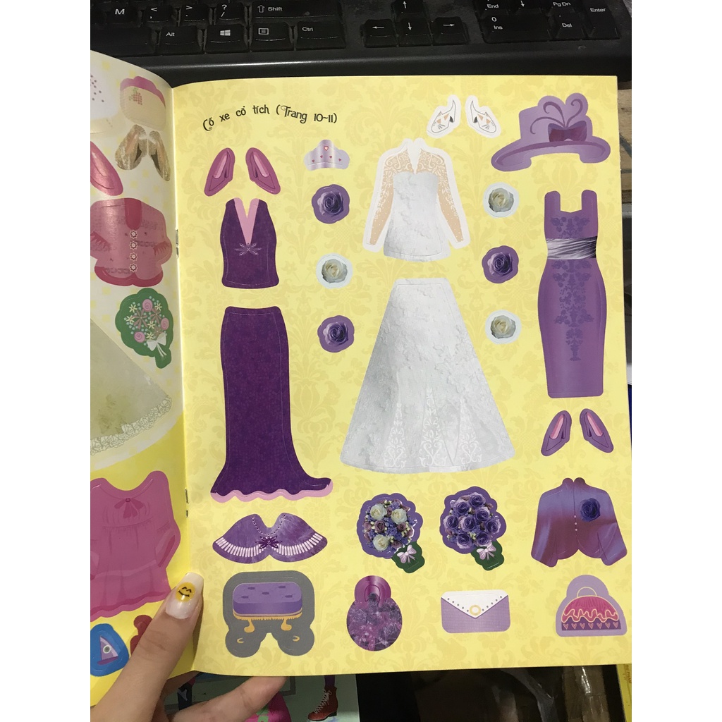 Sách - Sticker Dolly Dressing : dán hình sáng tạo trang phục búp bê : Đám cưới cổ tích ( Đinh Tị )