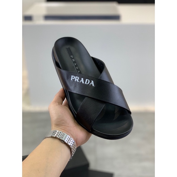 Dép nam da Prada thiết kế quai đan chéo nhau có in logo thương hiệu mềm mại thoải mái khi đi