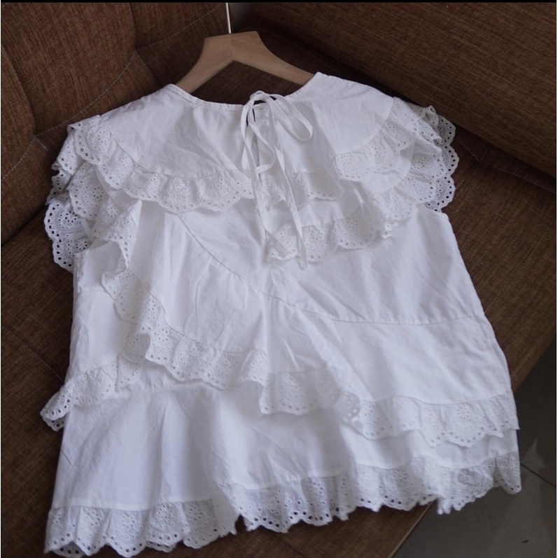 Áo thô ren đục lỗ Hàn Quốc