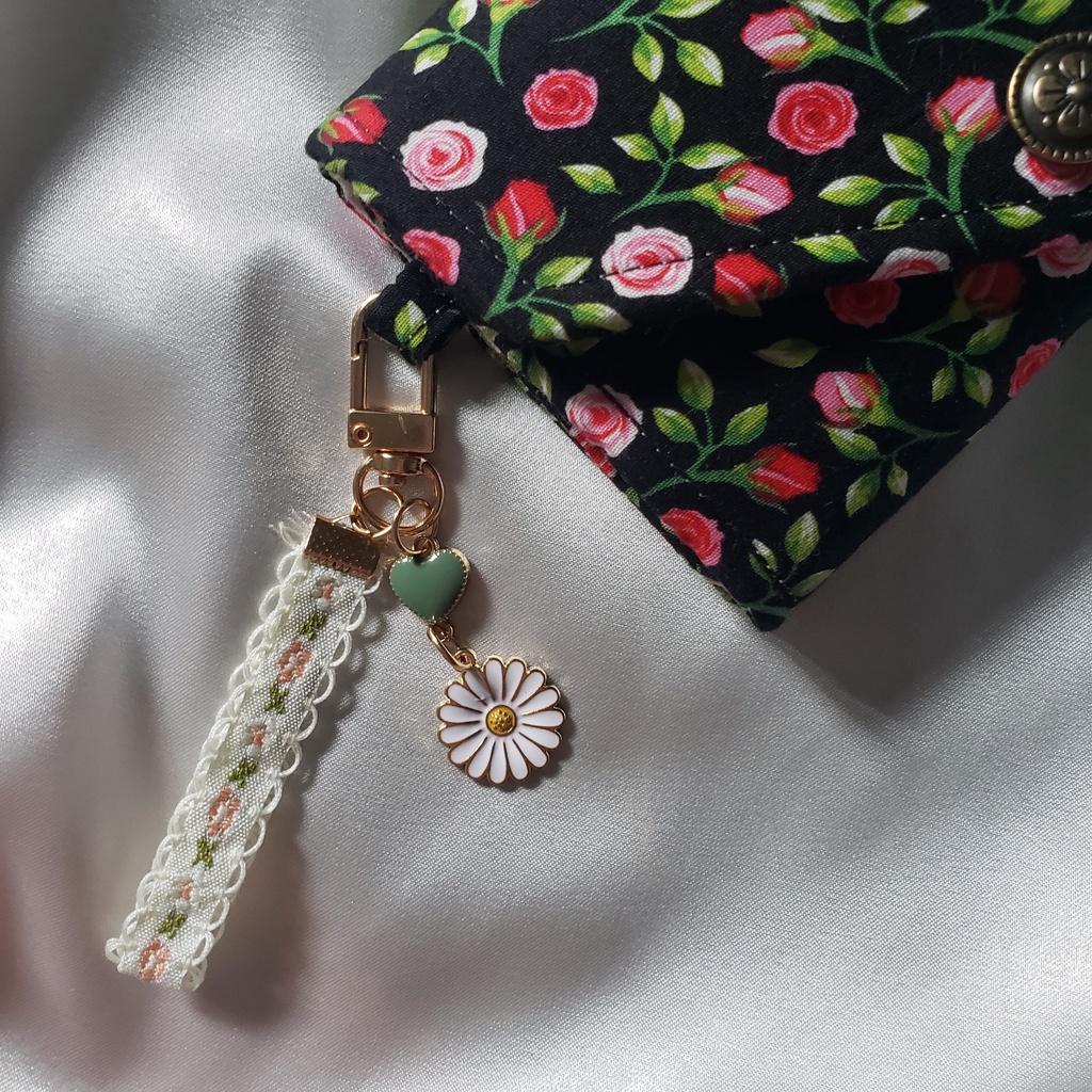 Móc Khóa Handmade Phối Charm Vintage Treo Túi Ví