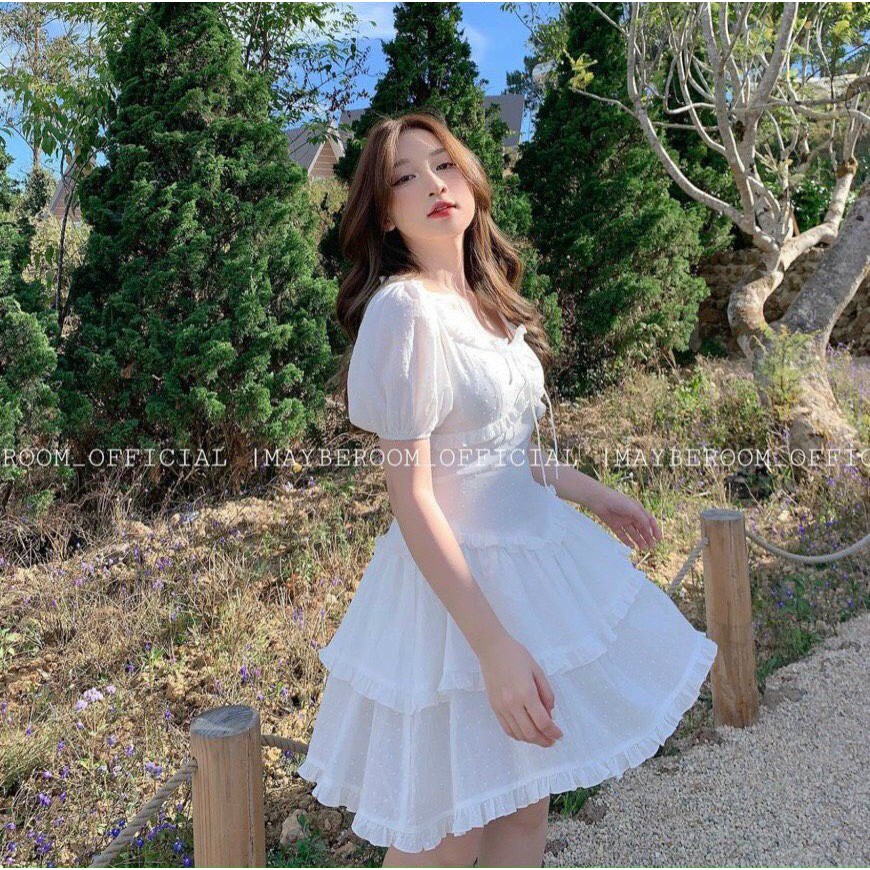 ĐẦM TRẮNG VIỀN BÈO TẦNG TAY BỒNG CUTOUT LƯNG | BigBuy360 - bigbuy360.vn