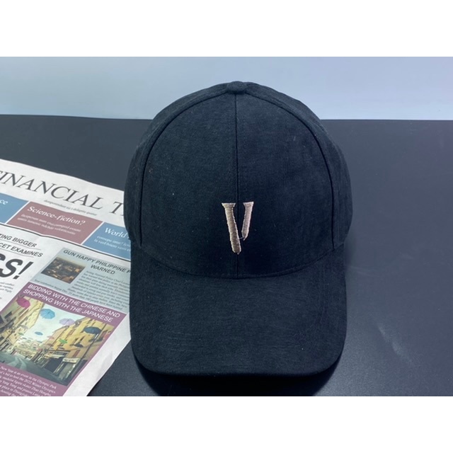 Nón kết lưỡi trai - mũ kết nhung hàn quốc thêu chữ V kem thời trang nam nữ