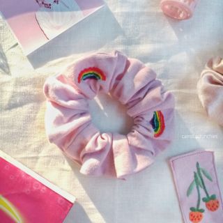 Cột tóc vải Scrunchies thêu.