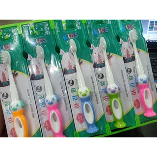 Bàn chải đánh răng trẻ em hình thú kids