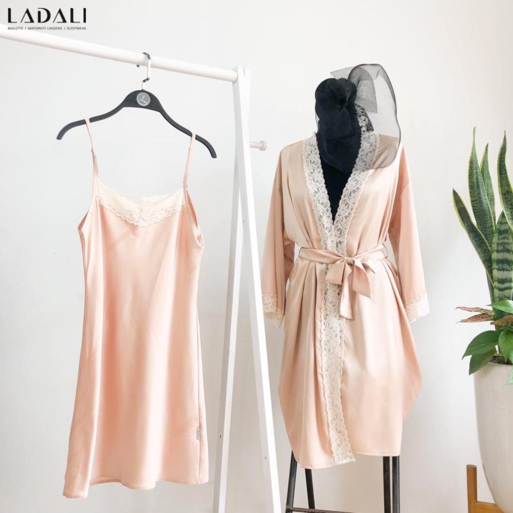 Áo Choàng Ngủ Lụa Satin Cao Cấp Phối Ren Gợi Cảm Màu Da Hàng Thiết Kế Ladali ! ! | BigBuy360 - bigbuy360.vn