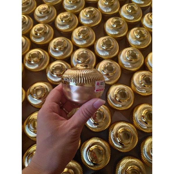 Kem ban ngày Chamomile